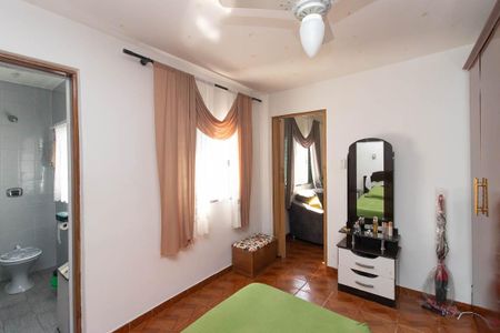 Casa à venda com 200m², 3 quartos e 3 vagas Casa à venda com 200m², 3 quartos e 3 vagasQuarto Casa 2