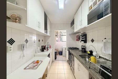 Cozinha  de apartamento à venda com 2 quartos, 68m² em Jardim Promissao, São Paulo