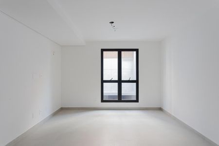 Sala de casa de condomínio à venda com 2 quartos, 140m² em Paraíso, São Paulo