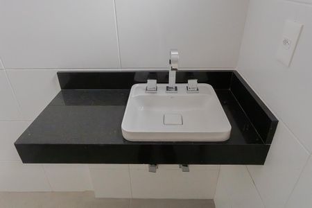 Casa de condomínio à venda com 140m², 2 quartos e 3 vagas Casa de condomínio à venda com 140m², 2 quartos e 3 vagasBanheiro da Suíte