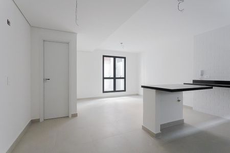 Sala de casa de condomínio à venda com 2 quartos, 140m² em Paraíso, São Paulo
