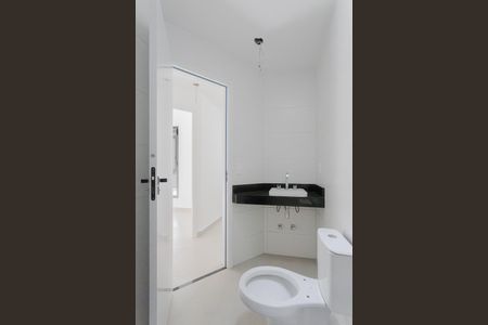 Casa de condomínio à venda com 140m², 2 quartos e 3 vagas Casa de condomínio à venda com 140m², 2 quartos e 3 vagasBanheiro