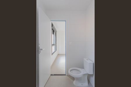 Casa de condomínio à venda com 140m², 2 quartos e 3 vagas Casa de condomínio à venda com 140m², 2 quartos e 3 vagasBanheiro da Suíte