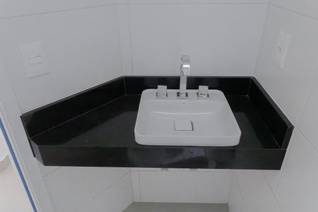 Casa de condomínio à venda com 140m², 2 quartos e 3 vagas Casa de condomínio à venda com 140m², 2 quartos e 3 vagasBanheiro
