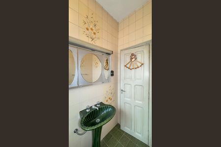 Casa para alugar com 300m², 2 quartos e 2 vagas Casa para alugar com 300m², 2 quartos e 2 vagasBanheiro 2