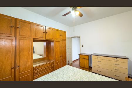 Casa para alugar com 300m², 2 quartos e 2 vagas Casa para alugar com 300m², 2 quartos e 2 vagasQuarto 1