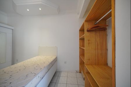 Quarto de apartamento para alugar com 1 quarto, 47m² em Kobrasol, São José