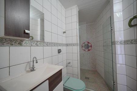 Banheiro de apartamento para alugar com 1 quarto, 47m² em Kobrasol, São José