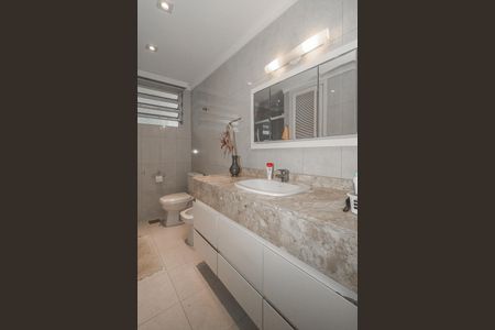 Casa para alugar com 232m², 3 quartos e 2 vagasBanheiro da Suíte