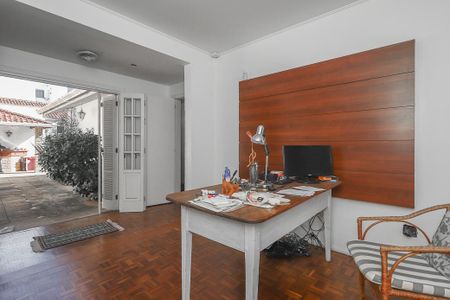 Casa para alugar com 232m², 3 quartos e 2 vagasEscritório