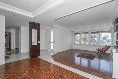 Casa para alugar com 232m², 3 quartos e 2 vagasSala