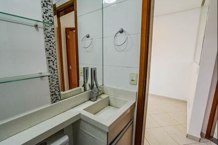 Apartamento à venda com 76m², 2 quartos e 1 vaga Apartamento à venda com 76m², 2 quartos e 1 vagaBanheiro