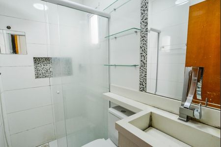 Apartamento à venda com 76m², 2 quartos e 1 vaga Apartamento à venda com 76m², 2 quartos e 1 vagaBanheiro