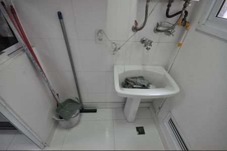 Apartamento para alugar com 67m², 2 quartos e 1 vagaÁrea de Serviço