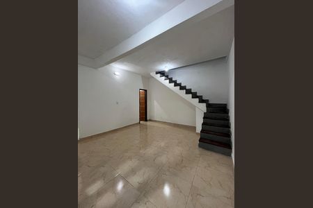 Casa para alugar com 120m², 3 quartos e sem vaga