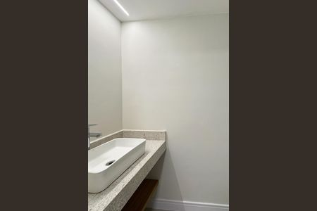Apartamento à venda com 135m², 4 quartos e 3 vagas Apartamento à venda com 135m², 4 quartos e 3 vagasLavabo