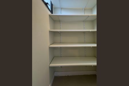 Apartamento à venda com 135m², 4 quartos e 3 vagas Apartamento à venda com 135m², 4 quartos e 3 vagasDespensa