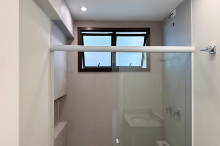 Apartamento à venda com 135m², 4 quartos e 3 vagas Apartamento à venda com 135m², 4 quartos e 3 vagasBanheiro Social