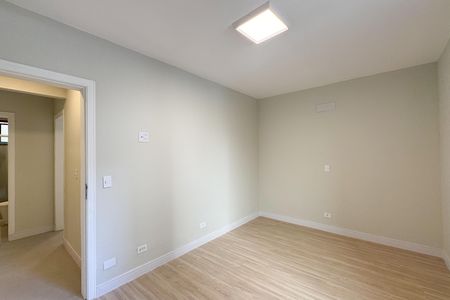 Apartamento à venda com 135m², 4 quartos e 3 vagas Apartamento à venda com 135m², 4 quartos e 3 vagasQuarto 2
