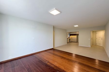 Apartamento à venda com 135m², 4 quartos e 3 vagas Apartamento à venda com 135m², 4 quartos e 3 vagasSala