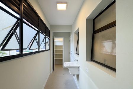 Apartamento à venda com 135m², 4 quartos e 3 vagas Apartamento à venda com 135m², 4 quartos e 3 vagasÁrea de Serviço