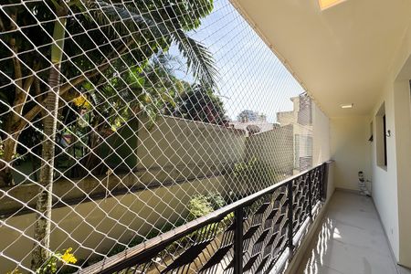 Apartamento à venda com 135m², 4 quartos e 3 vagas Apartamento à venda com 135m², 4 quartos e 3 vagasSacada