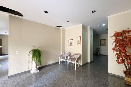 Apartamento à venda com 135m², 4 quartos e 3 vagas Apartamento à venda com 135m², 4 quartos e 3 vagasÁrea comum - Hall