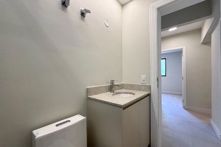 Apartamento à venda com 135m², 4 quartos e 3 vagas Apartamento à venda com 135m², 4 quartos e 3 vagasBanheiro Social