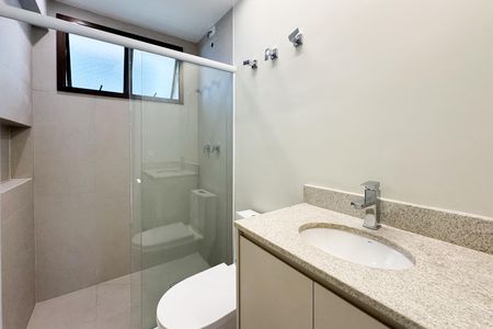 Apartamento à venda com 135m², 4 quartos e 3 vagas Apartamento à venda com 135m², 4 quartos e 3 vagasBanheiro Social