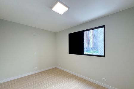 Apartamento à venda com 135m², 4 quartos e 3 vagas Apartamento à venda com 135m², 4 quartos e 3 vagasQuarto 2