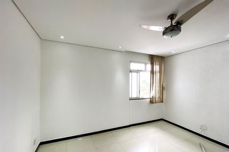 Apartamento para alugar com 66m², 2 quartos e 1 vagaSala