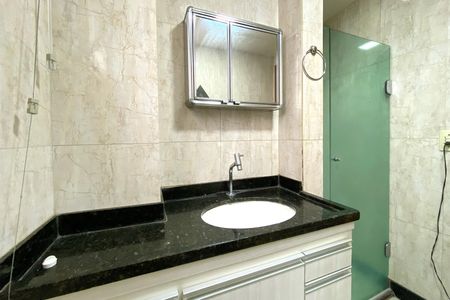 Apartamento para alugar com 66m², 2 quartos e 1 vagaBanheiro