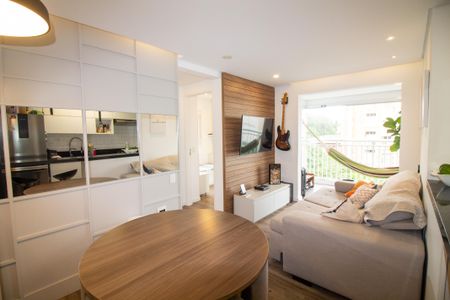 Sala / Sala de Jantar de apartamento para alugar com 2 quartos, 51m² em Santo Amaro, São Paulo
