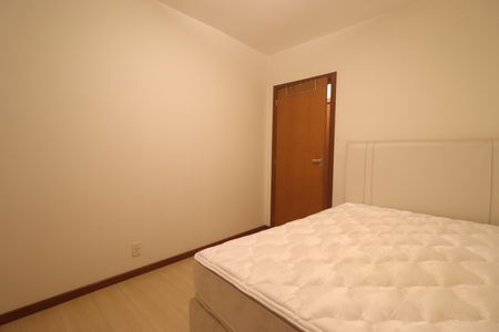 Apartamento para alugar com 100m², 3 quartos e 2 vagasQuarto 02