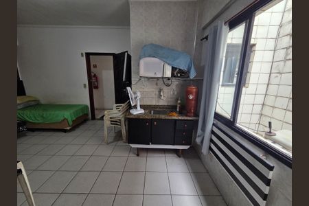 Cozinha de kitnet/studio para alugar com 1 quarto, 25m² em Vila Assuncao, Praia Grande