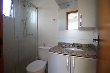 Apartamento à venda com 109m², 2 quartos e 2 vagasBanheiro da Suíte 1