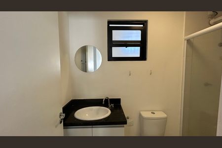 Banheiro de kitnet/studio para alugar com 1 quarto, 26m² em Jurubatuba, São Paulo