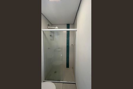 Banheiro de kitnet/studio para alugar com 1 quarto, 26m² em Jurubatuba, São Paulo