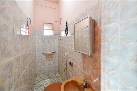 Banheiro Suíte de casa para alugar com 1 quarto, 60m² em Paraíso, Belo Horizonte