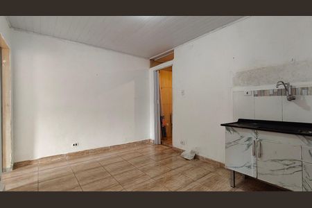 Casa para alugar com 38m², 1 quarto e sem vaga
