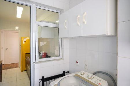 Apartamento para alugar com 68m², 2 quartos e 1 vagaÁrea de serviço