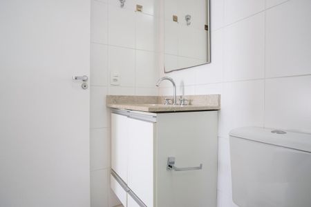 Apartamento para alugar com 68m², 2 quartos e 1 vagaBanheiro da suíte