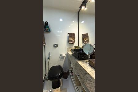 Apartamento à venda com 117m², 2 quartos e 1 vaga Apartamento à venda com 117m², 2 quartos e 1 vagaBanheiro da Suíte