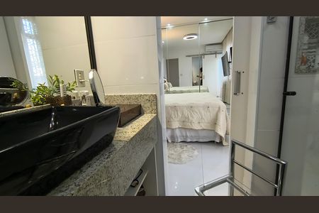 Apartamento à venda com 117m², 2 quartos e 1 vaga Apartamento à venda com 117m², 2 quartos e 1 vagaBanheiro da Suíte