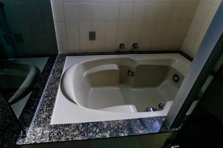 Apartamento à venda com 279m², 5 quartos e 6 vagas
