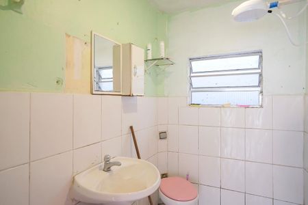 Casa para alugar com 120m², 2 quartos e 1 vagaBanheiro casa 2