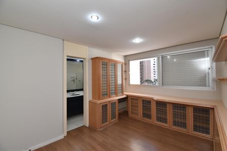 Apartamento para alugar com 270m², 3 quartos e 2 vagasSuíte 2