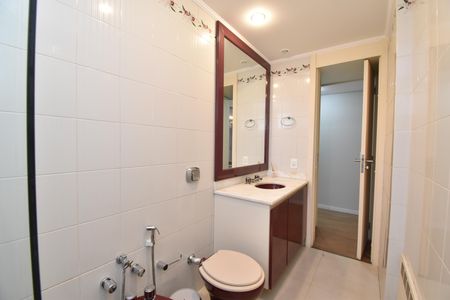 Apartamento para alugar com 270m², 3 quartos e 2 vagasBanheiro 3
