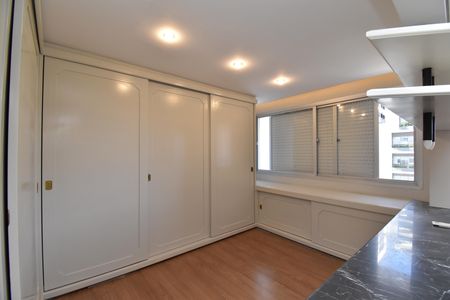Apartamento para alugar com 270m², 3 quartos e 2 vagasSuíte
