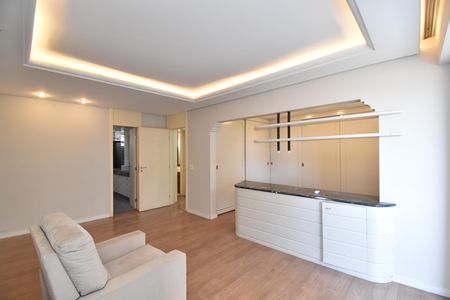 Apartamento para alugar com 270m², 3 quartos e 2 vagasSuíte